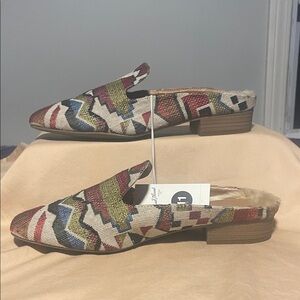 Universal Thread Multicolor Patterned Mules